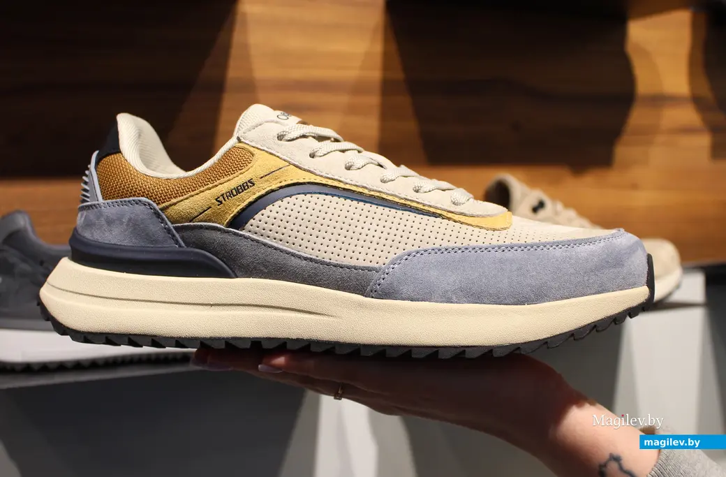 Март 2025 года. Могилев. Пушкинский проспект. Магазин бренда Strobbs.