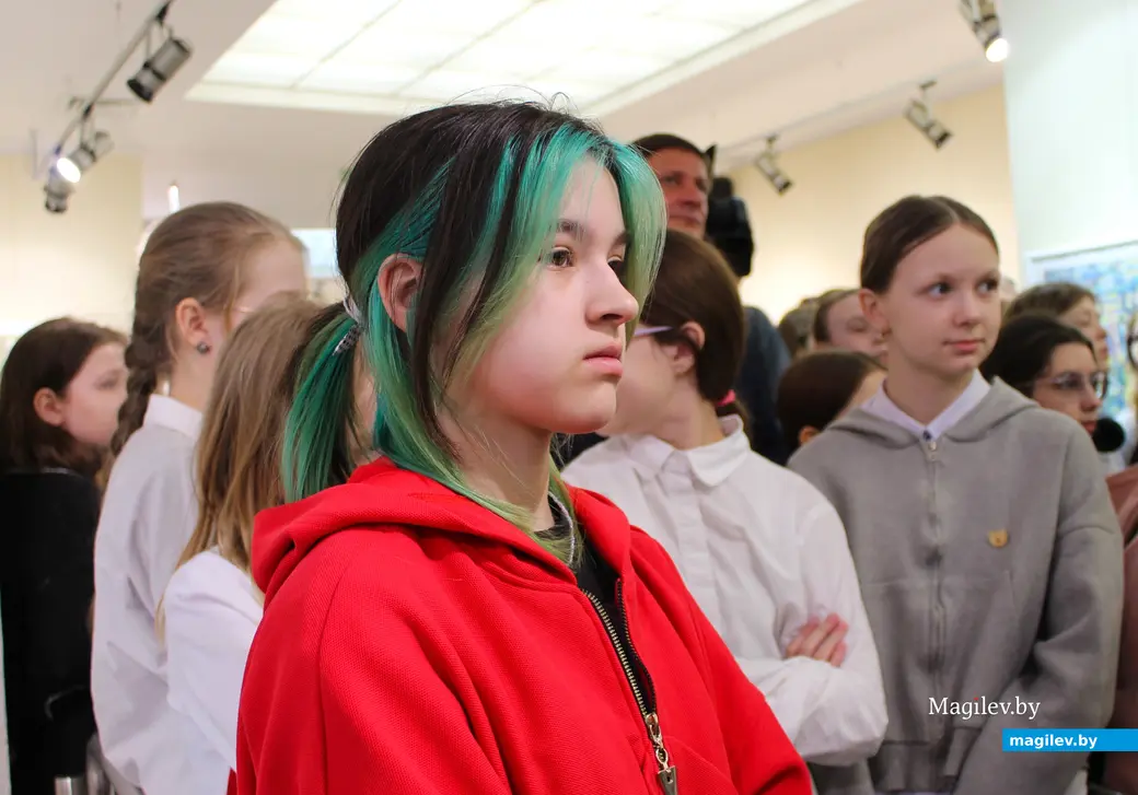 1 апреля 2025 года. Могилев. Выставочный зал. Выставка рисунков детей из Пензенской области.