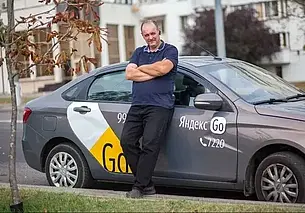 Как технологии делают работу доступной для всех: история слабослышащего водителя