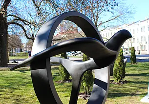 Парящая ласточка: Могилев украсил новый арт-объект. Фотофакт