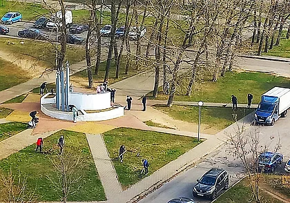 Память благодарных потомков. «Им сверху видно всё, ты так и знай!»