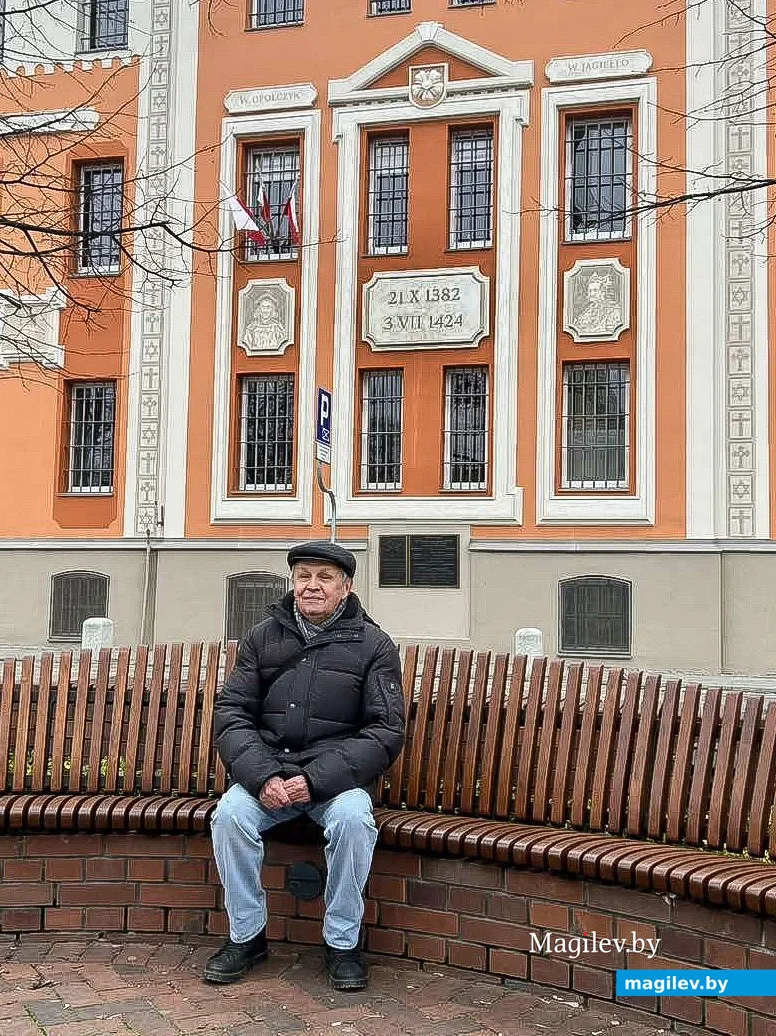 Быдгощ. Район Старый Фордон. Женская тюрьма. Фото на память.