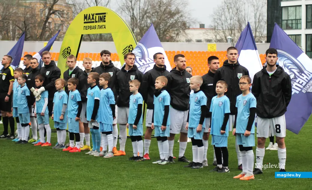 О5.04.2025, Могилев. Стадион «Спартак». Фрагмент игры «Днепр – Могилев» (в синей форме) – «Осиповичи».