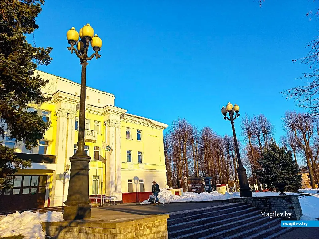10.05.2025, Могилев. Открытие персональной фотовыставки Валентина Сидоренко «Я вижу так…». Бывший Могилевский ДК ЖД.