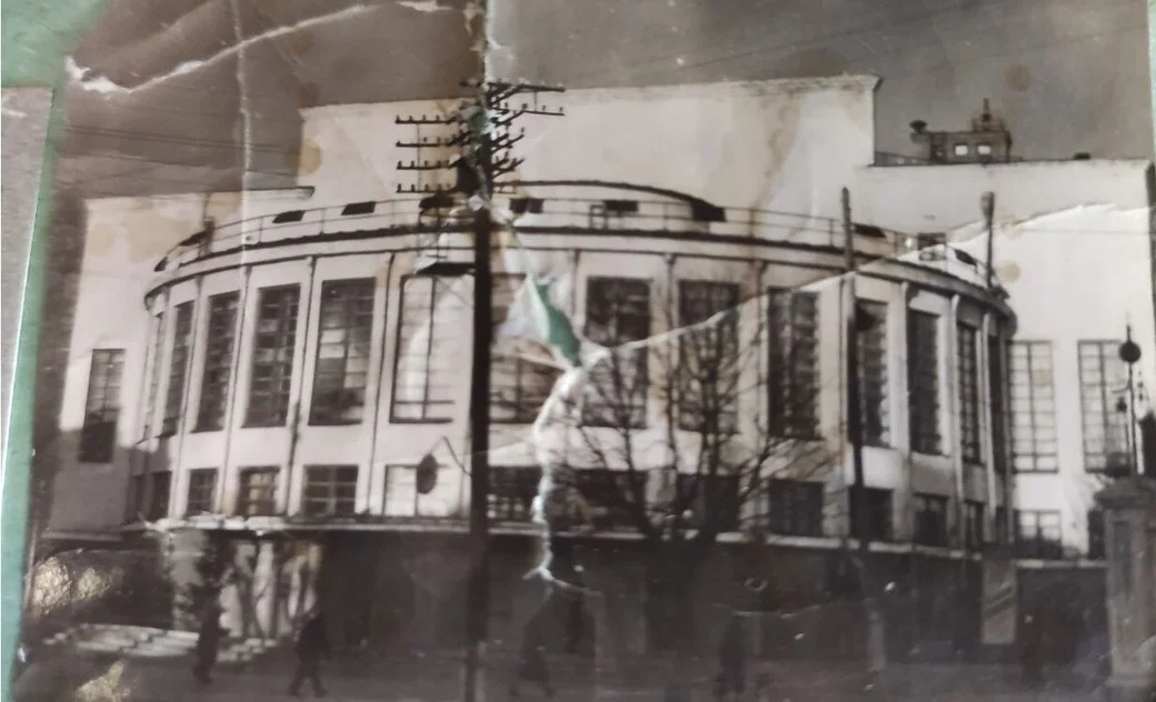 Бобруйск, конец 1960-х. Здание театра. Вячеслав Ванчукевич вспоминает, что в детстве ходил сюда