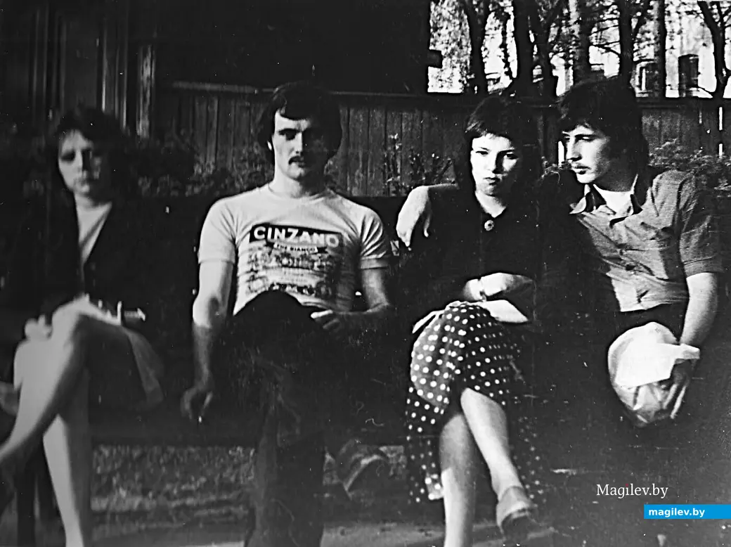 1970-е годы, Могилев. Таня, Витя, Наташа, Женя.