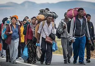 Германия сократила прием беженцев, уступив в этом лидерство Франции