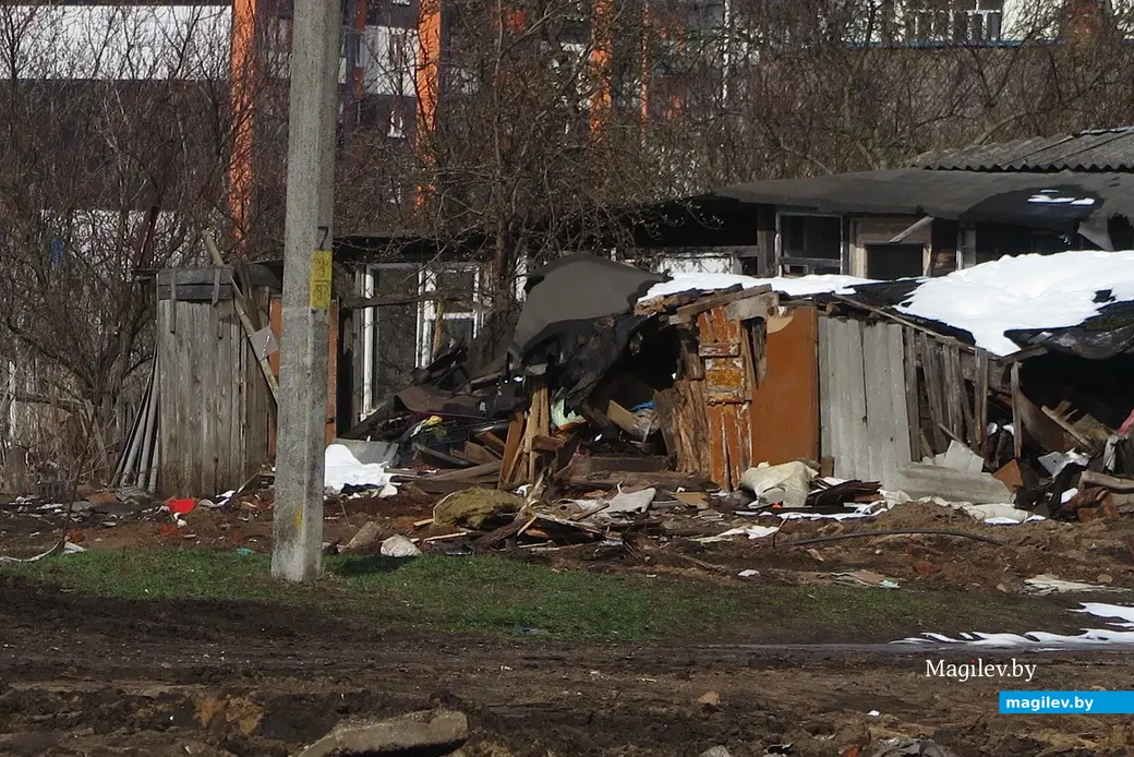 13.04.2025 г. Могилев, Заднепровье. Строений на площадке под стройку почти не осталось...