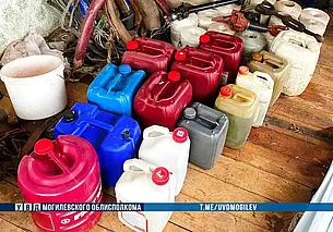 В Климовичском районе тракторист сливал топливо: возбуждено уголовное дело