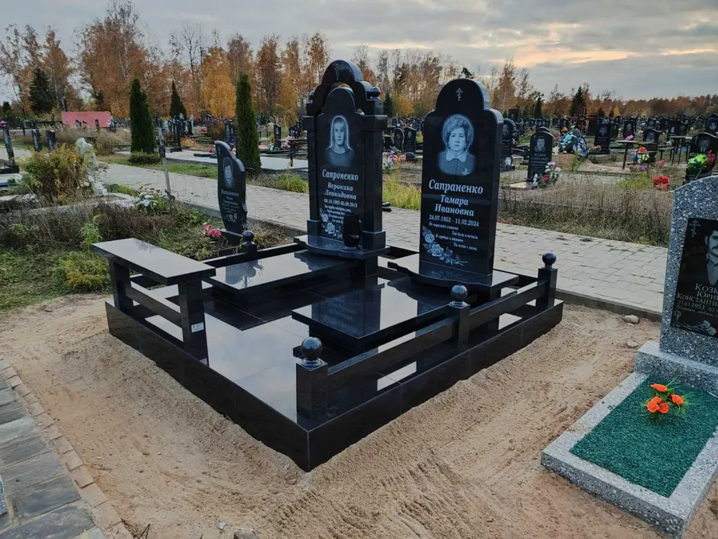 Одна из работ компании «Гранитная память» по благоусройству места захоронения. Могилев. 2025 г.