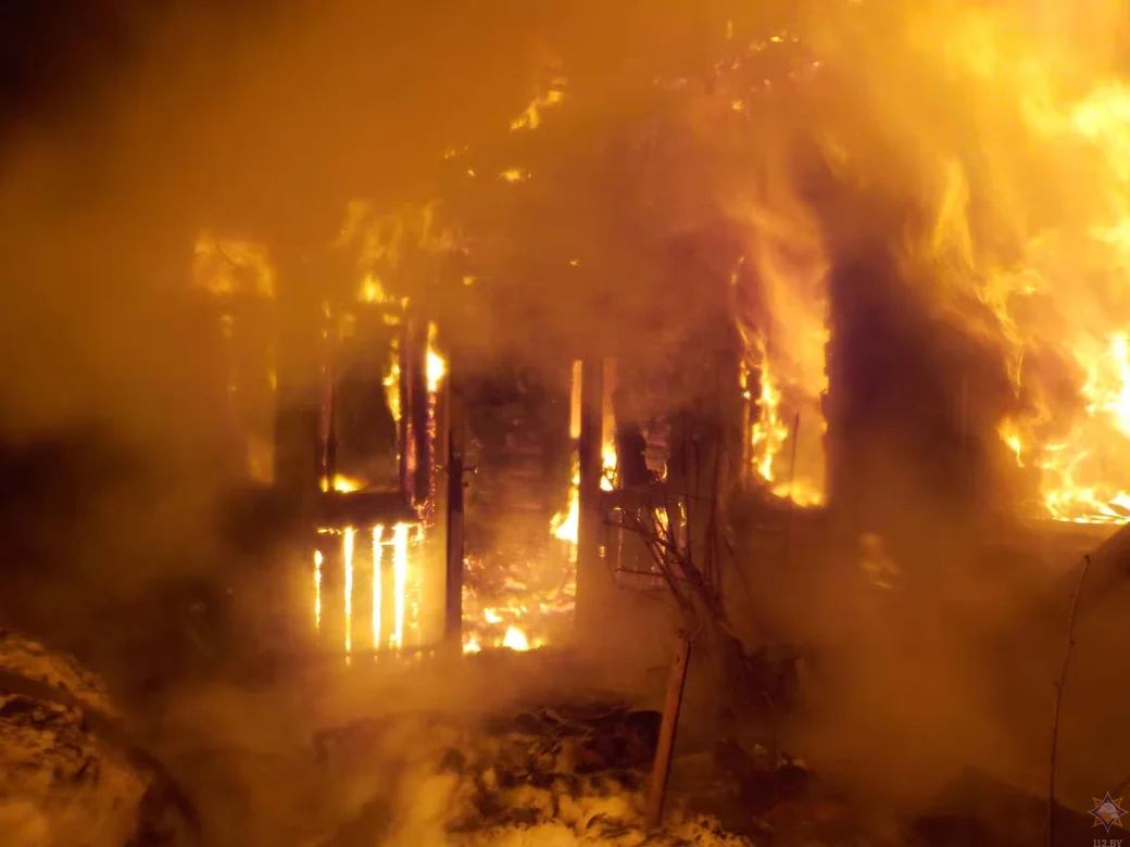 5 февраля 2026 года. Пожар в деревне Каменка Бобруйского района. Фото: МЧС. 