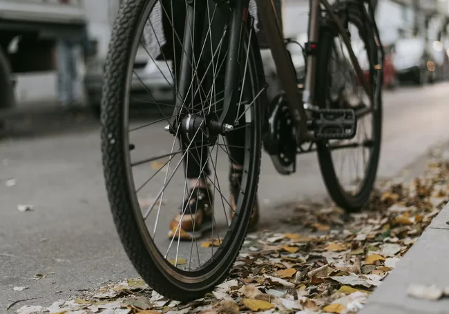 В Бобруйске велосипедист сбил пенсионерку