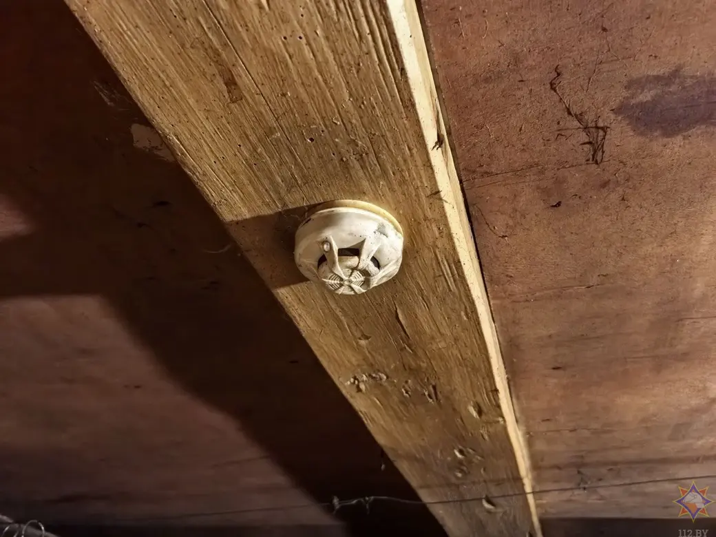 27 декабря 2025 года. На пожаре в Круглянском районе благодаря АПИ спасена семья. Фото МЧС.