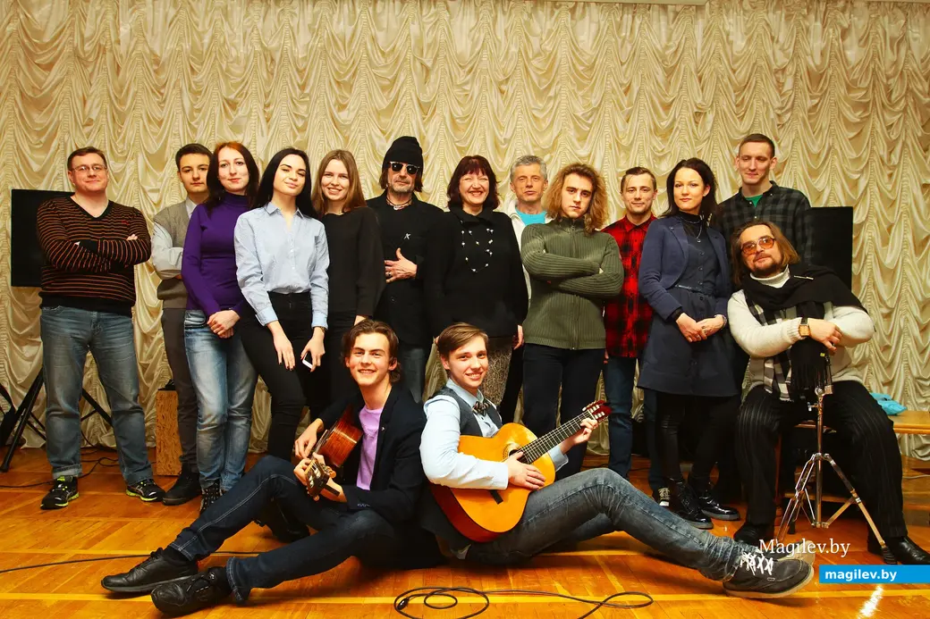 2016 год, Могилев. Людмила (в центре, улыбается) после одной из молодежно-ветеранской тусовки.