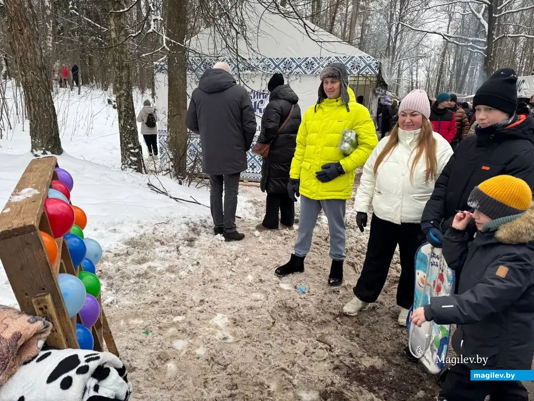 Могилев, 7 января 2026 года. Праздник «Пайшла Каляда калядуючы…» в Печерском лесопарке.