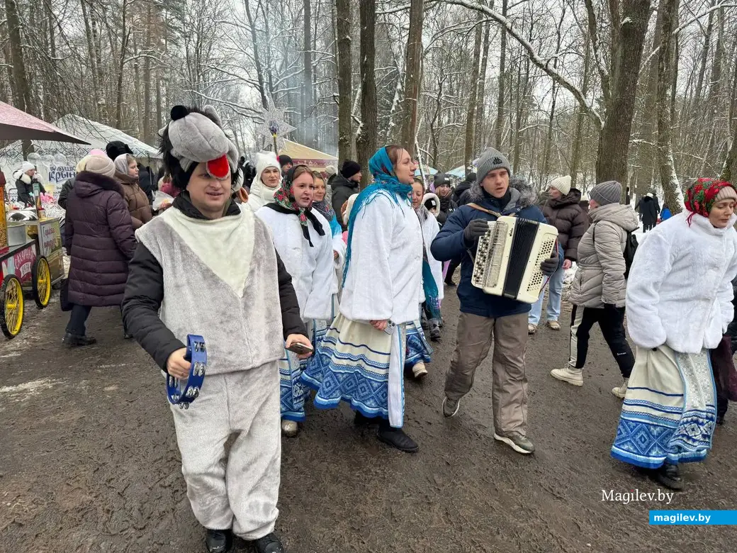 Могилев, 7 января 2026 года. Праздник «Пайшла Каляда калядуючы…» в Печерском лесопарке.