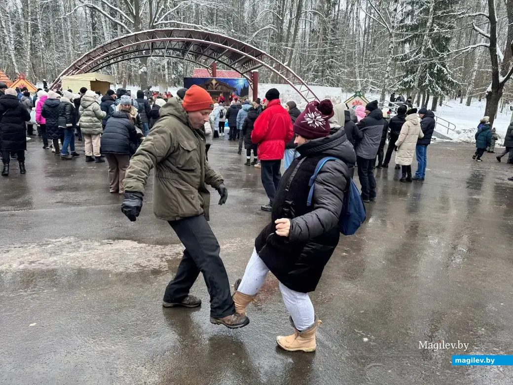 Могилев, 7 января 2026 года. Праздник «Пайшла Каляда калядуючы…» в Печерском лесопарке.