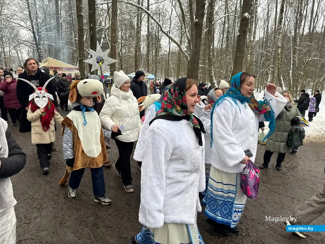 Могилев, 7 января 2026 года. Праздник «Пайшла Каляда калядуючы…» в Печерском лесопарке.