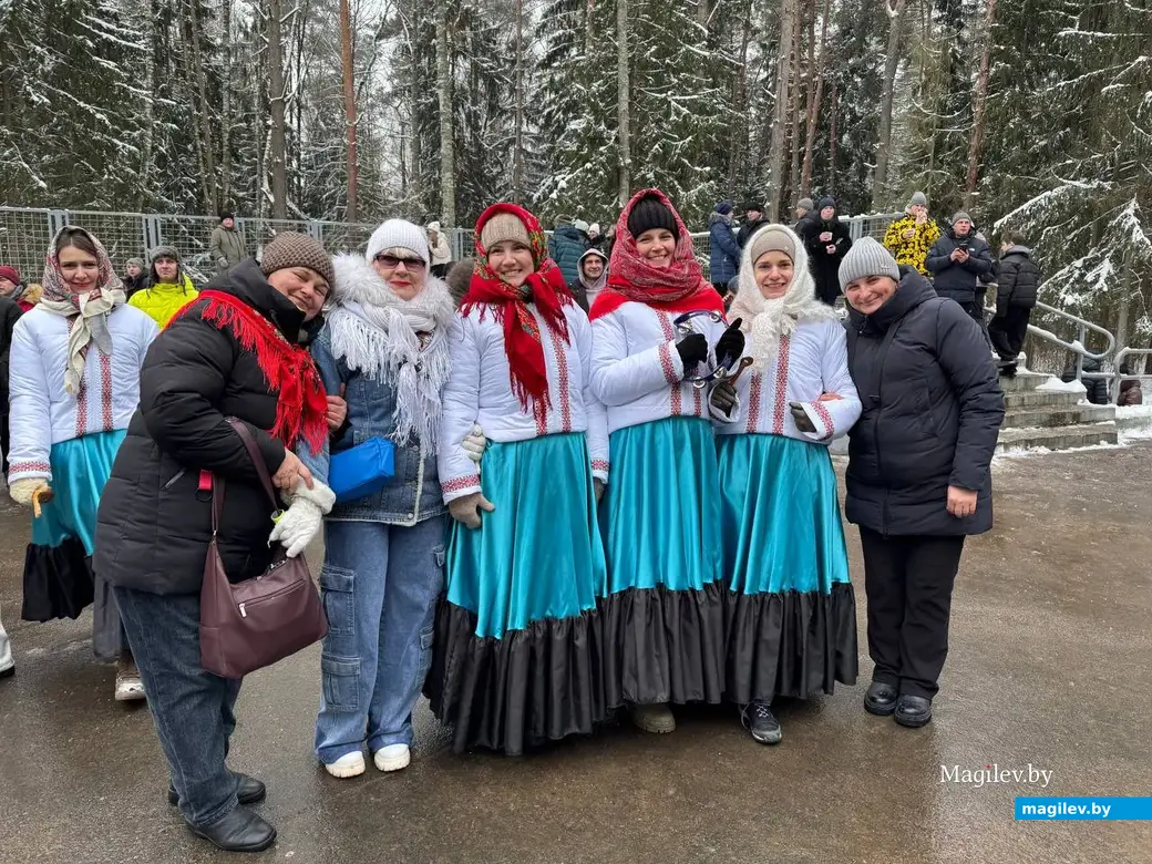 Могилев, 7 января 2026 года. Праздник «Пайшла Каляда калядуючы…» в Печерском лесопарке.