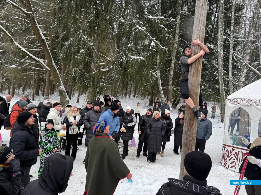 Могилев, 7 января 2026 года. Праздник «Пайшла Каляда калядуючы…» в Печерском лесопарке.