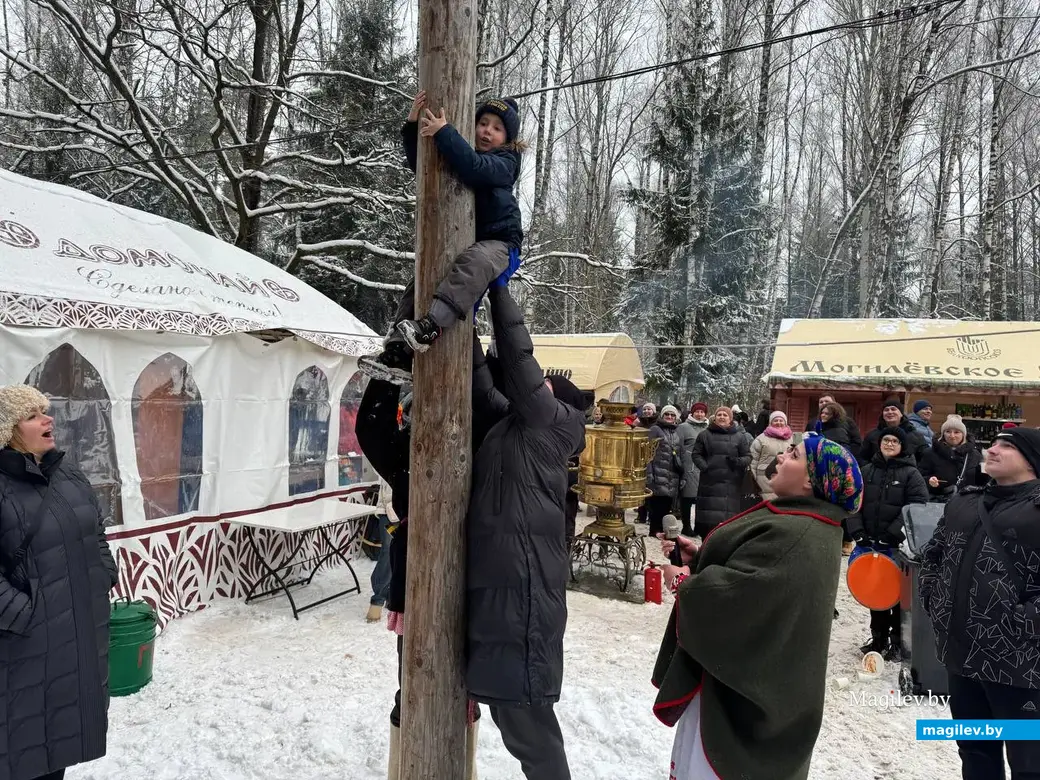 Могилев, 7 января 2026 года. Праздник «Пайшла Каляда калядуючы…» в Печерском лесопарке.
