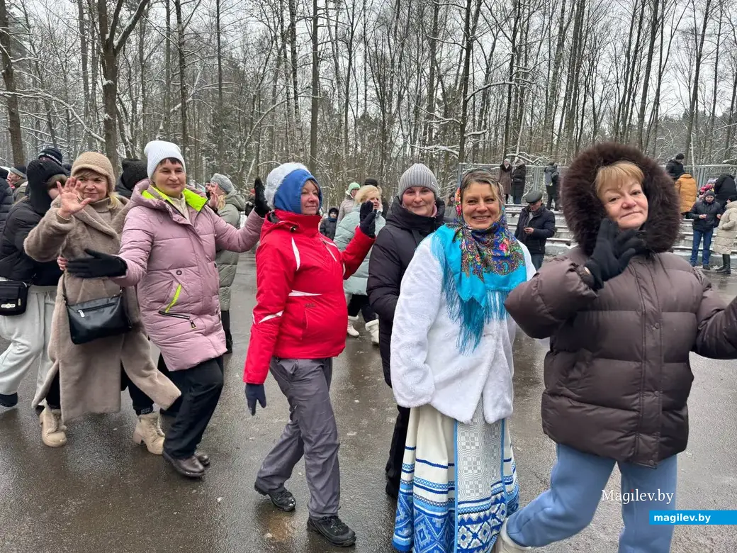 Могилев, 7 января 2026 года. Праздник «Пайшла Каляда калядуючы…» в Печерском лесопарке.