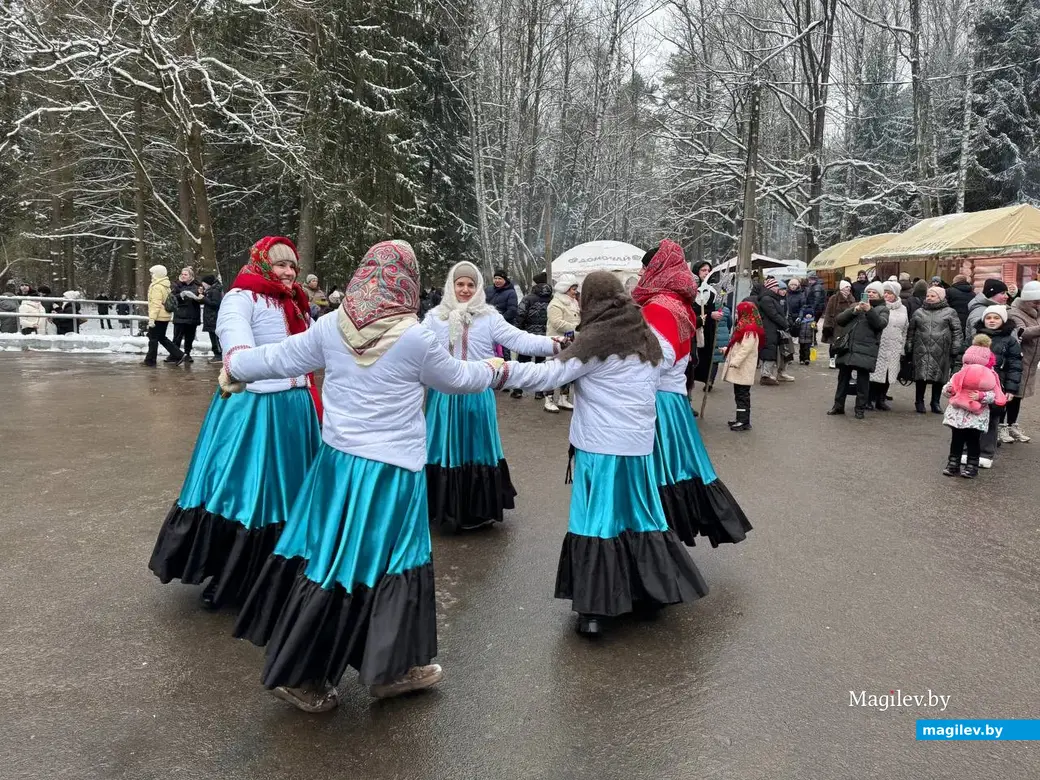 Могилев, 7 января 2026 года. Праздник «Пайшла Каляда калядуючы…» в Печерском лесопарке.