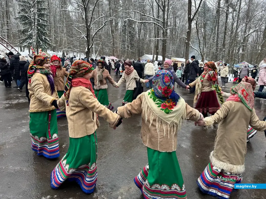 Могилев, 7 января 2026 года. Праздник «Пайшла Каляда калядуючы…» в Печерском лесопарке.