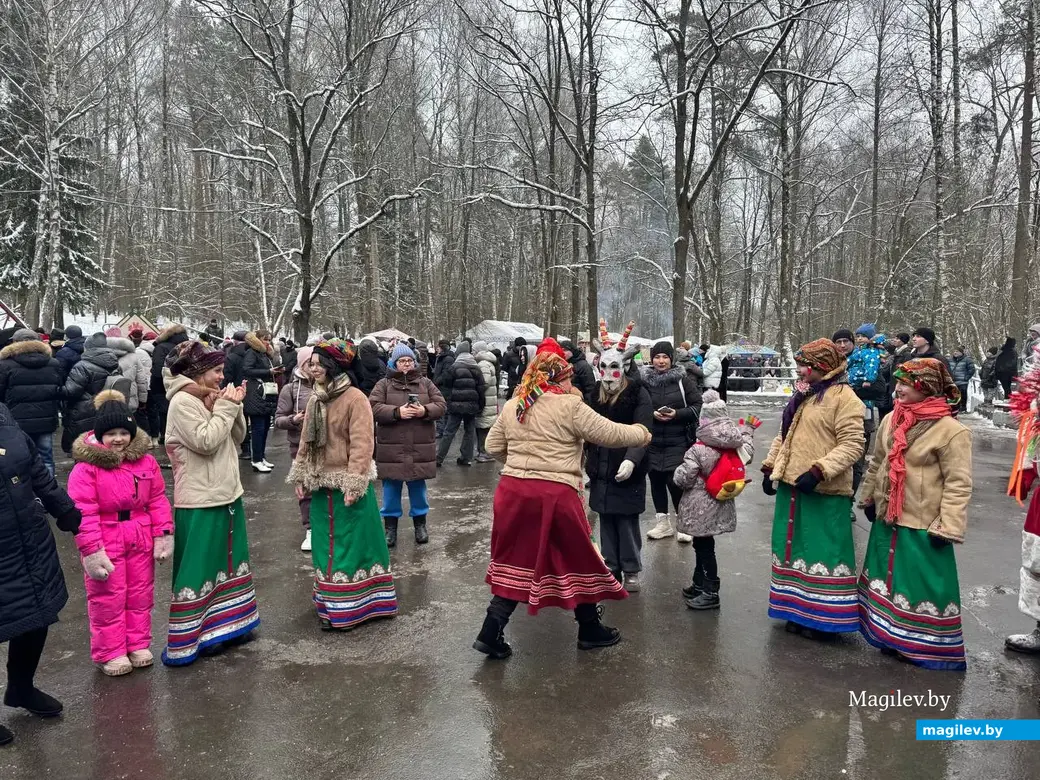 Могилев, 7 января 2026 года. Праздник «Пайшла Каляда калядуючы…» в Печерском лесопарке.