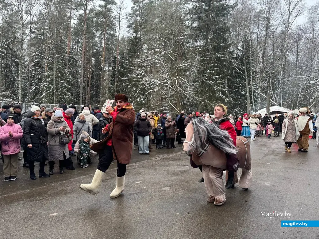 Могилев, 7 января 2026 года. Праздник «Пайшла Каляда калядуючы…» в Печерском лесопарке.