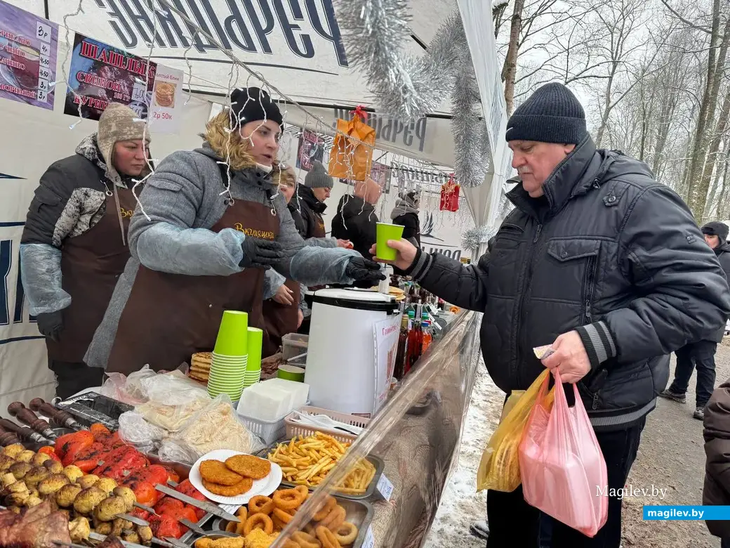 Могилев, 7 января 2026 года. Праздник «Пайшла Каляда калядуючы…» в Печерском лесопарке.