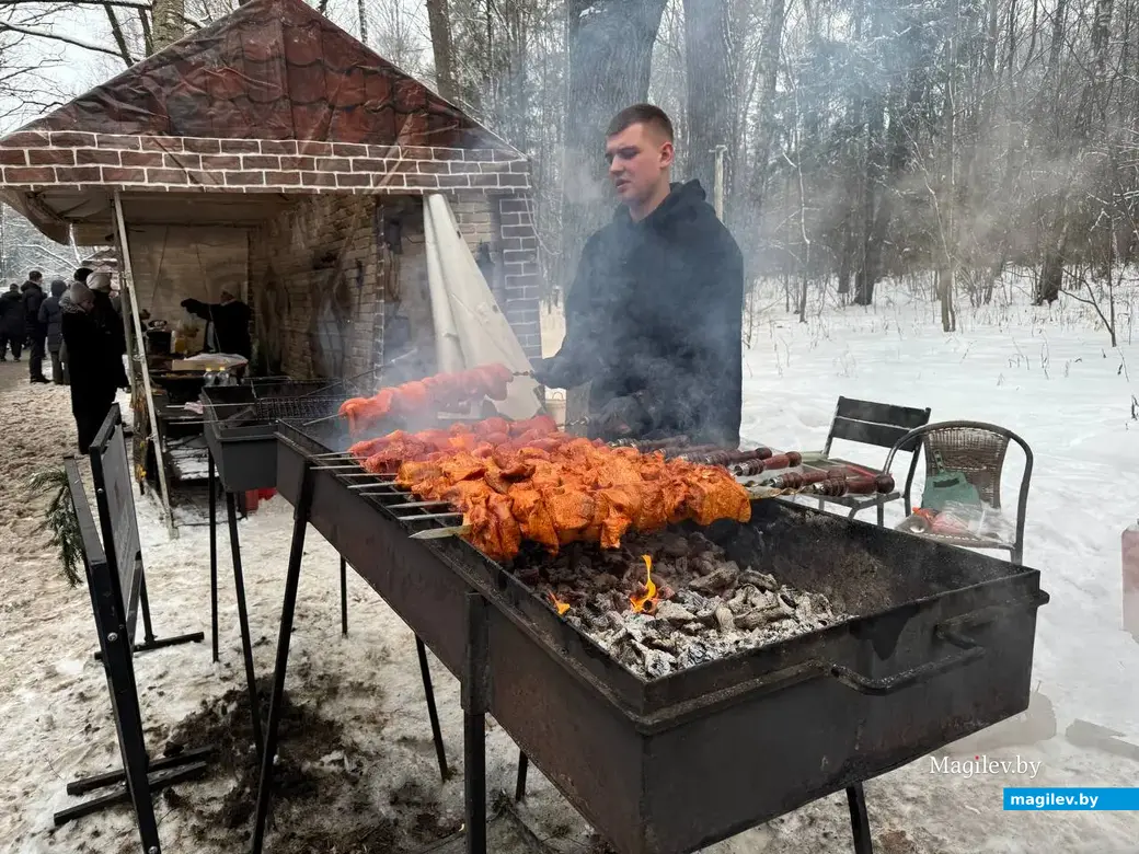 Могилев, 7 января 2026 года. Праздник «Пайшла Каляда калядуючы…» в Печерском лесопарке.