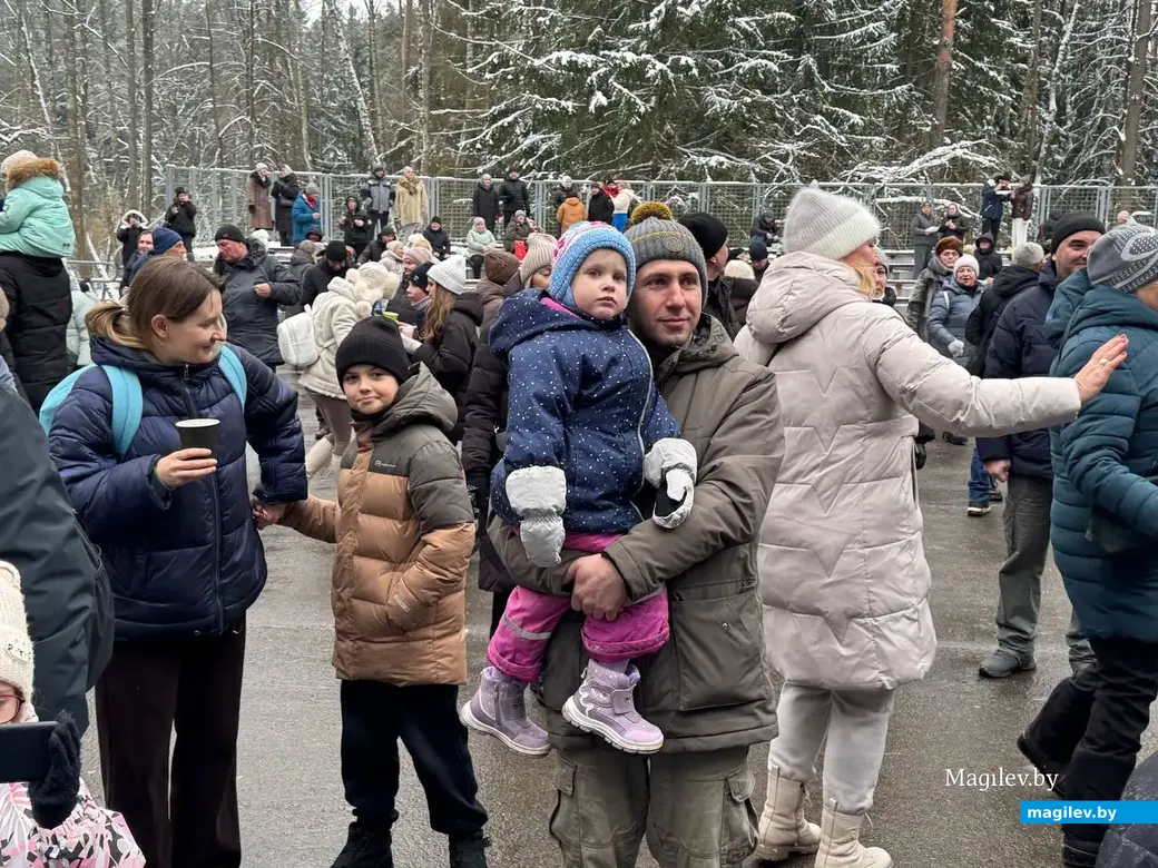 Могилев, 7 января 2026 года. Праздник «Пайшла Каляда калядуючы…» в Печерском лесопарке.