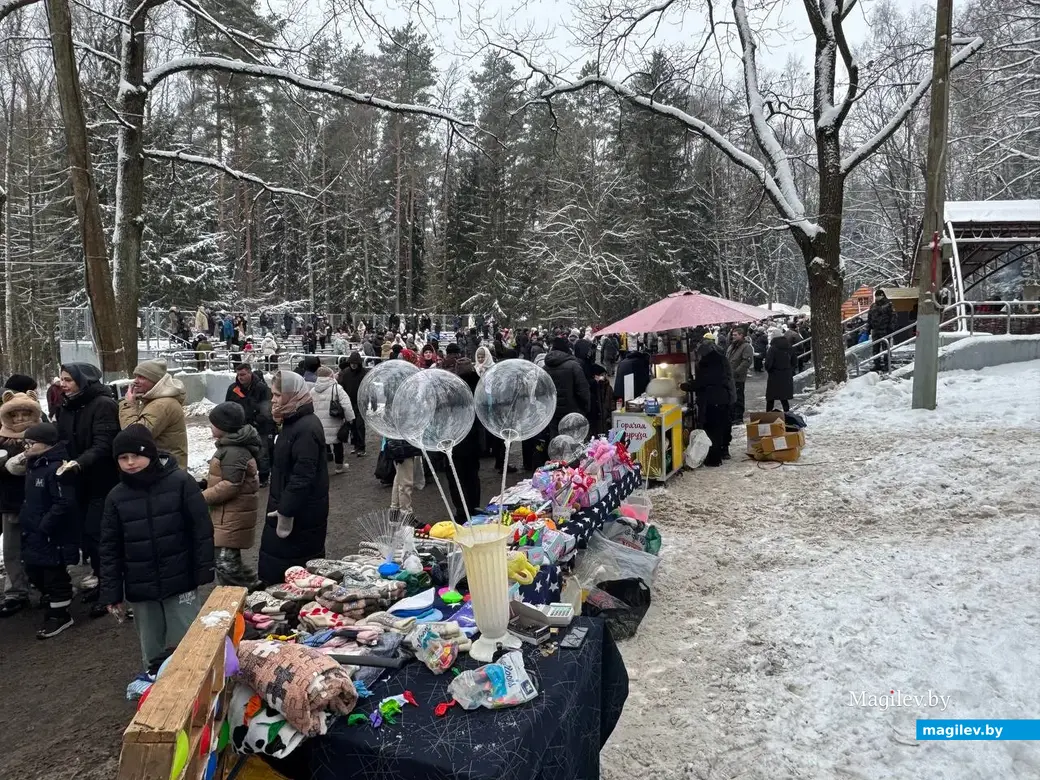 Могилев, 7 января 2026 года. Праздник «Пайшла Каляда калядуючы…» в Печерском лесопарке.