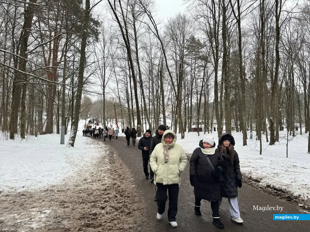 Могилев, 7 января 2026 года. Праздник «Пайшла Каляда калядуючы…» в Печерском лесопарке.