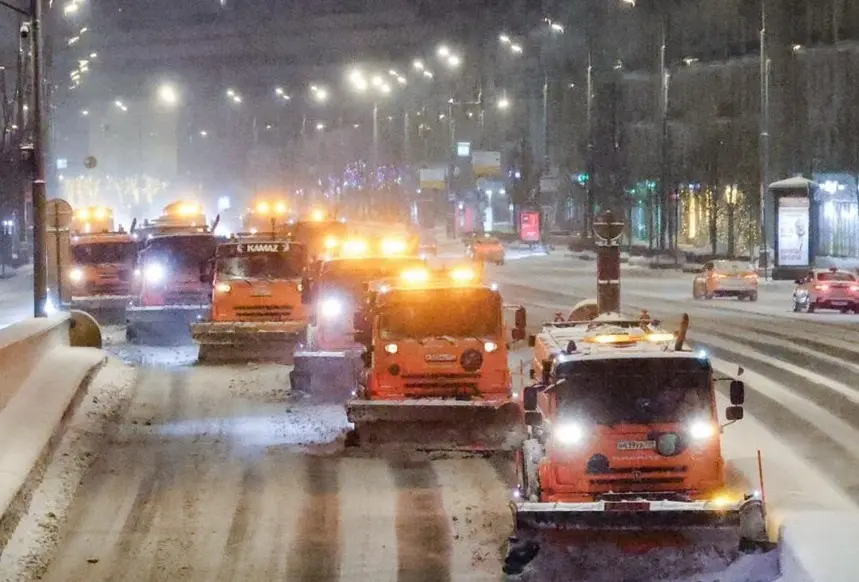 Уборка снега в Москве. Фото: ТАСС.