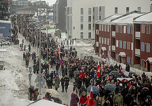 В Гренландии прошли массовые протесты против политики США в отношении острова. Фотофакт