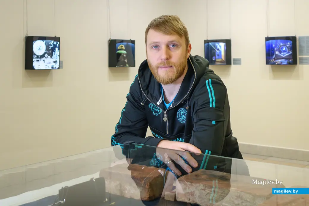 08.01.2026. Бобруйский художественный музей. Дизайнер-ювелир Денис Барановский. Фото: Александр