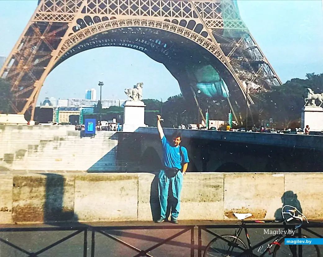  1995-й год, Париж. Куртка еще со мной не встретилась.