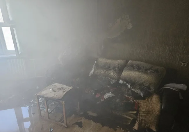 Днем 19 января в Могилеве горела квартира. Пострадал мужчина, он в больнице (видео)