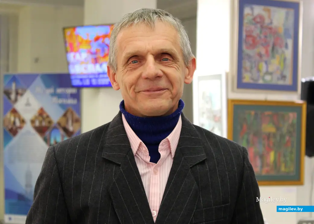 21 января 2026 года. Могилев. Выставочный зал. На открытии выставки. Художник Игорь Беспалов.  