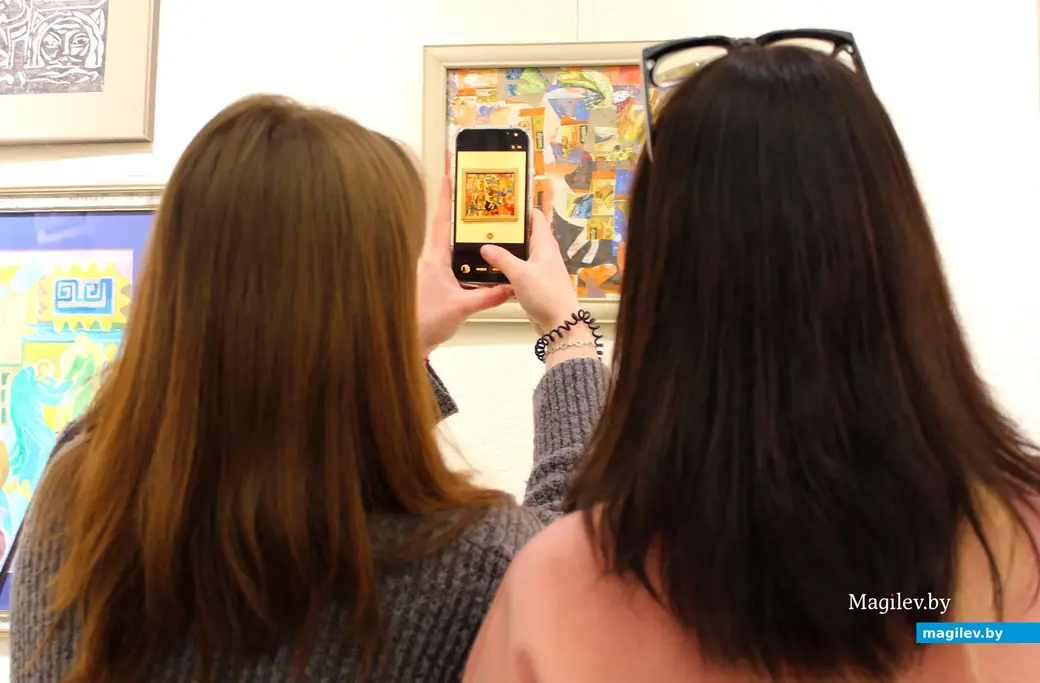 21 января 2026 года. Могилев. Выставочный зал. На открытии выставки работ Игоря Беспалова.  