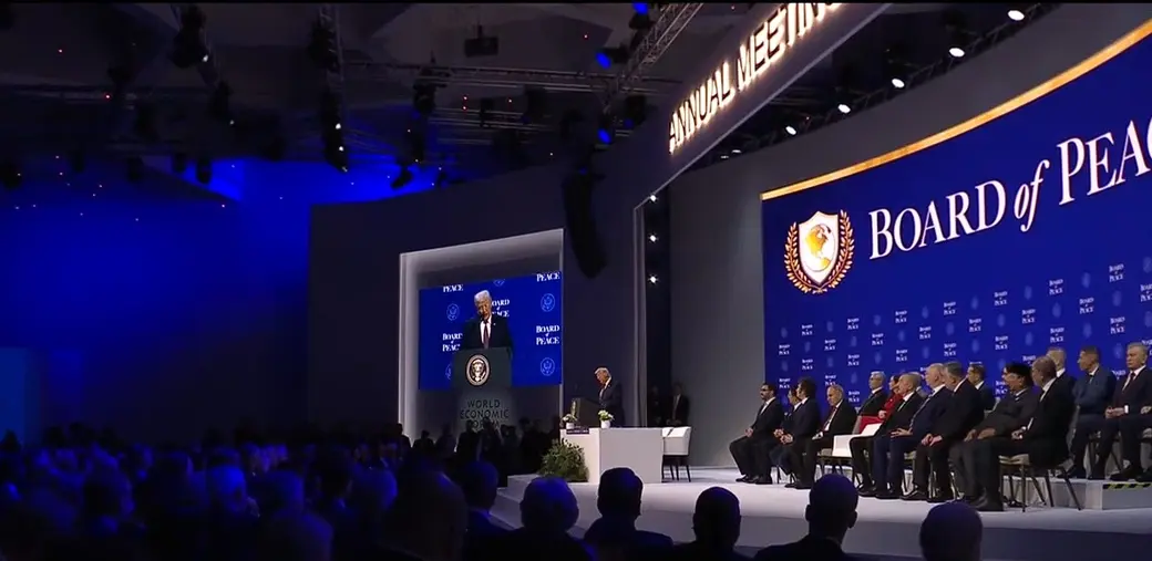 Помимо американского лидера, устав «Совета мира» подписали представители 19 стран. Кадр видео