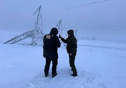 Российский Мурманск без электричества: опоры ЛЭП рухнули без вмешательства третьих лиц