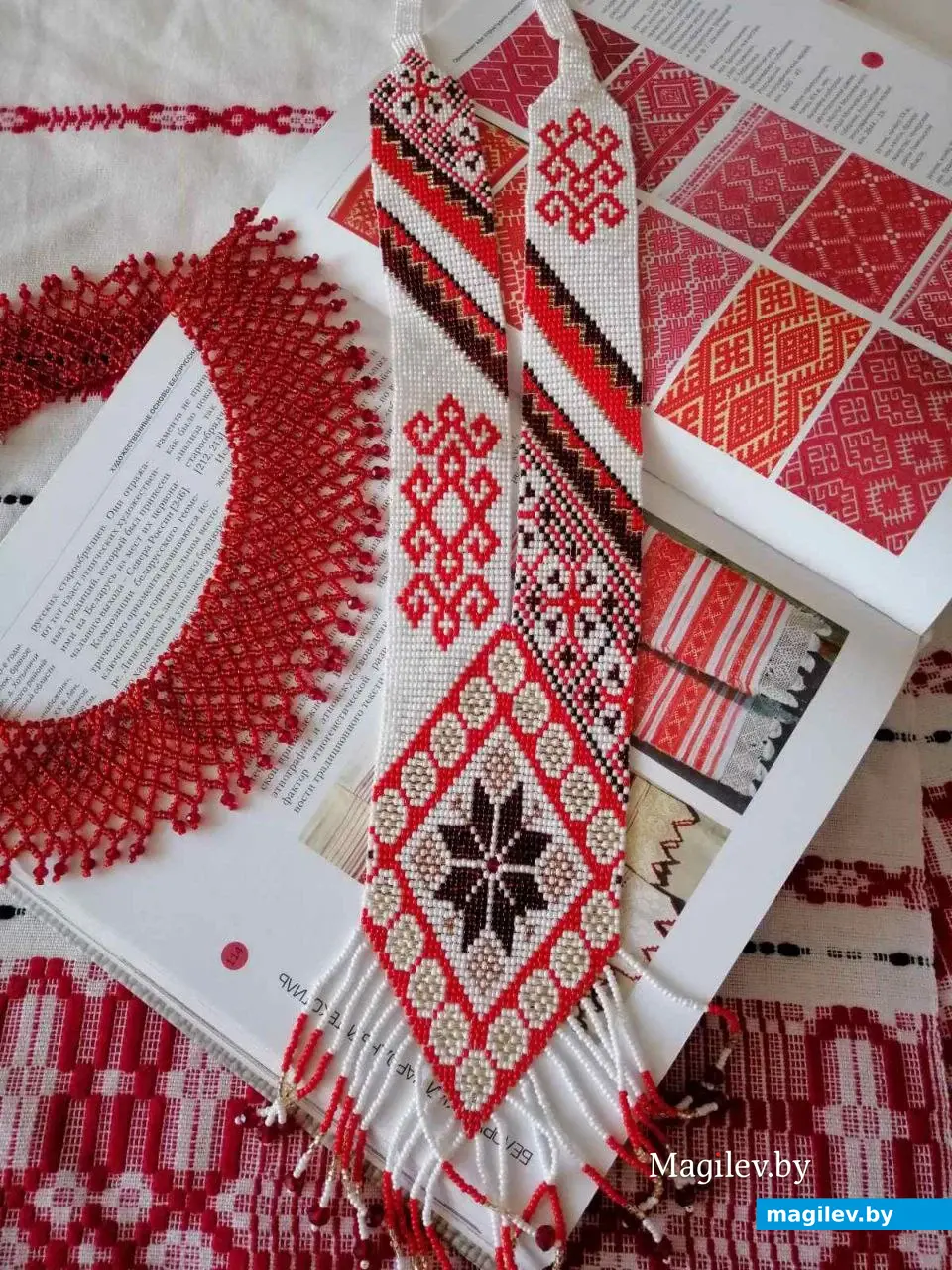  Украшения из бисера мастерицы Алены Иванчиковой. 