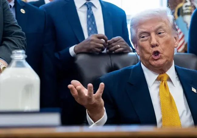 Трамп рассказал, что нужно пить для поддержания ясности ума