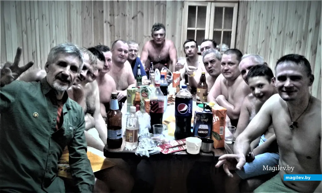 2000-е годы, Могилев. Наша мини-футбольная команда в бане.