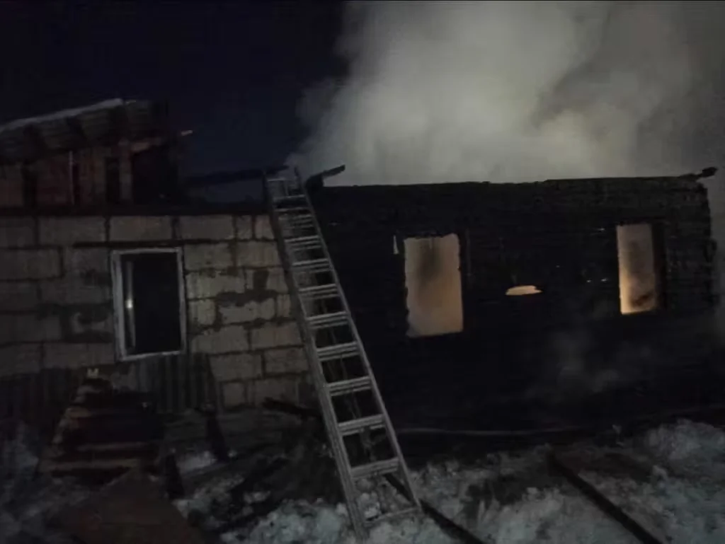 1 февраля 2026 года. Пожар в поселке Уборок Осиповичского района. Фото: МЧС.