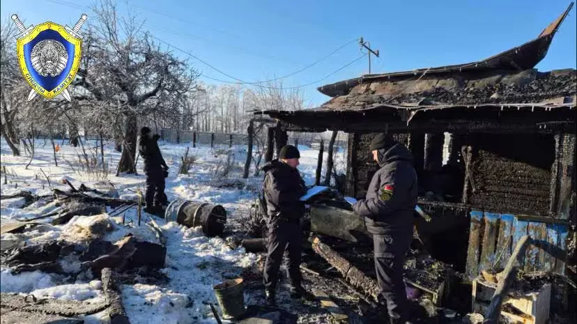 1 февраля 2026 года. На месте пожара в поселке Уборок Осиповичского района работает