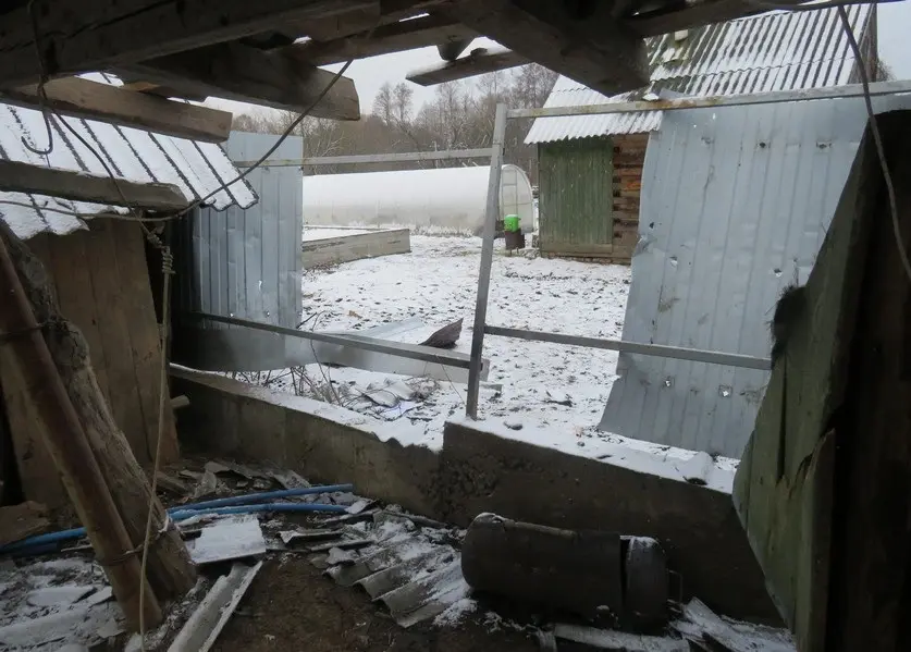 2 февраля 2025 года, деревня Луговая Вирня Жлобинского района. Во дворе частного домовладения взорвался кислородный баллон.